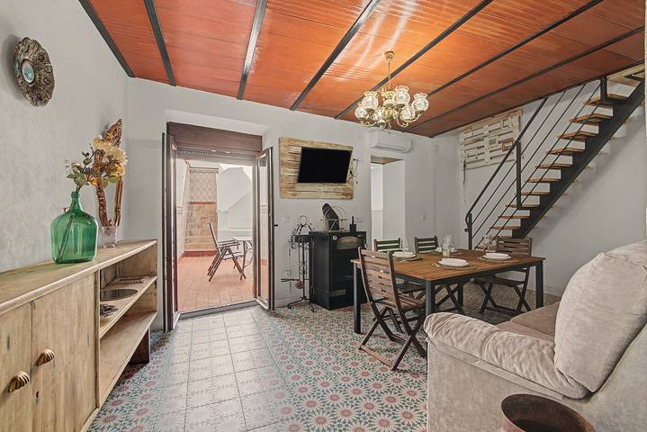 Casa vacanze 'La Casa del Castillo' con terrazza privata, Wi-Fi e aria condizionata in Niebla, Provincia di Huelva