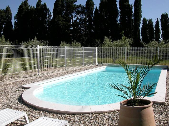 Gîte pour 9 personnes, avec terrasse ainsi que jardin et piscine, animaux acceptés