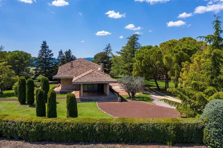 Chalet para 15 personas, con jardín además de piscina y terraza en Bages - 4
