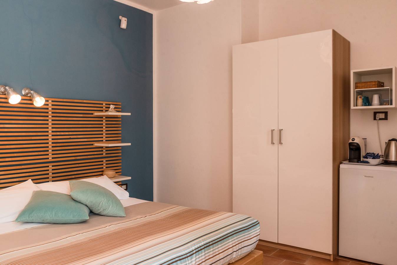 Room 'Veranda' with Mountain View, Wi-Fi and Air Conditioning in Montallegro, Agrigento Province