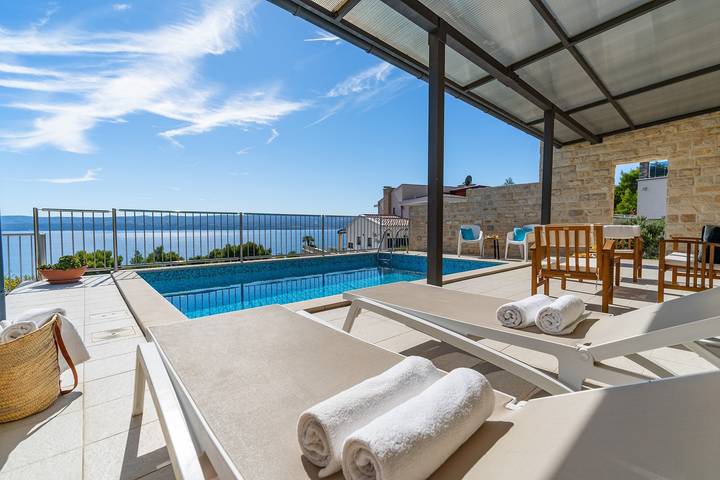 Villa for 8 personer med havblik in Dugi Rat, Omiš-Riviera