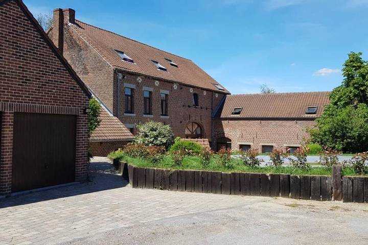 Gîte pour 2 personnes, avec jardin ainsi que terrasse et vue à Ramillies