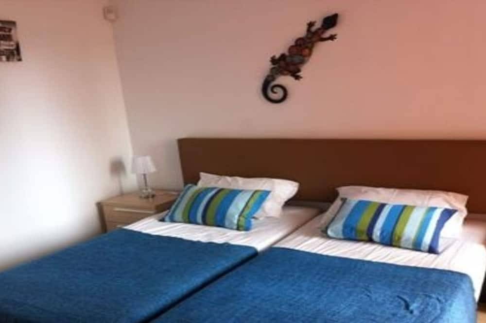 Apartamento entero, Perfect Beach Ubicación. 2 habitaciones, capacidad para 4, bellamente amueblado. in Los Narejos, Los Alcázares