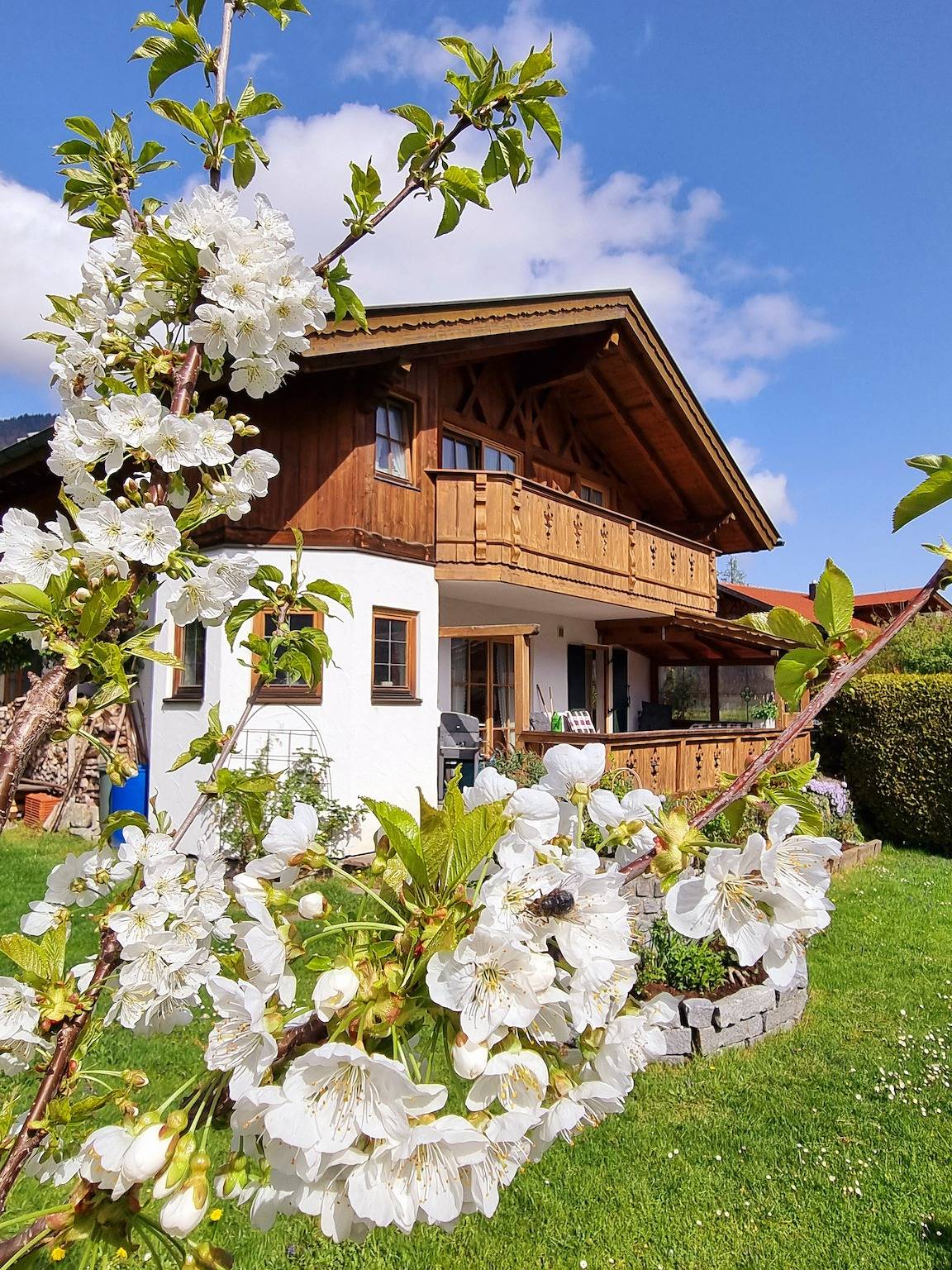 Entire apartment, Apartment 'Ferienwohnung Gipfelblick' with Mountain View, Balcony and Wi-Fi in Oberau, Bavarian Alps