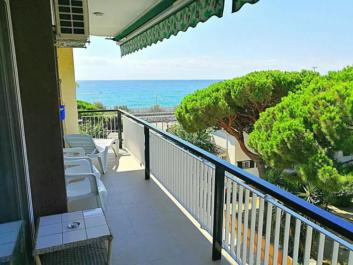 Appartement de vacances pour 6 personnes, avec vue et balcon ainsi que piscine et bassin pour enfant - 1