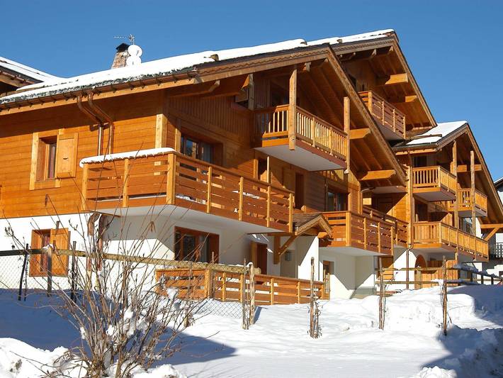 Chalet pour 8 personnes, avec sauna ainsi que piscine et balcon/terrasse, animaux acceptés à Notre-Dame-de-Bellecombe