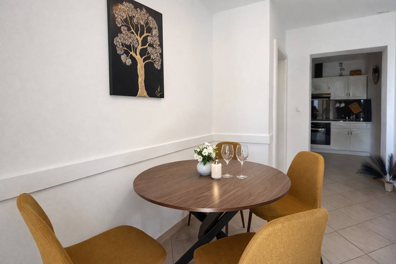 Ganze Wohnung, 2 Bedroom Apartment Karla A2 for 4 person in Stanići near city Omiš  in Stanici, Omis-Riviera