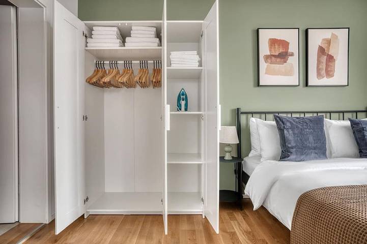 Ganze Wohnung, Modern Horgen 2.5 Room w/ Storage & W/D, 3 min to Market, by Blueground in Käpfnach, Horgen