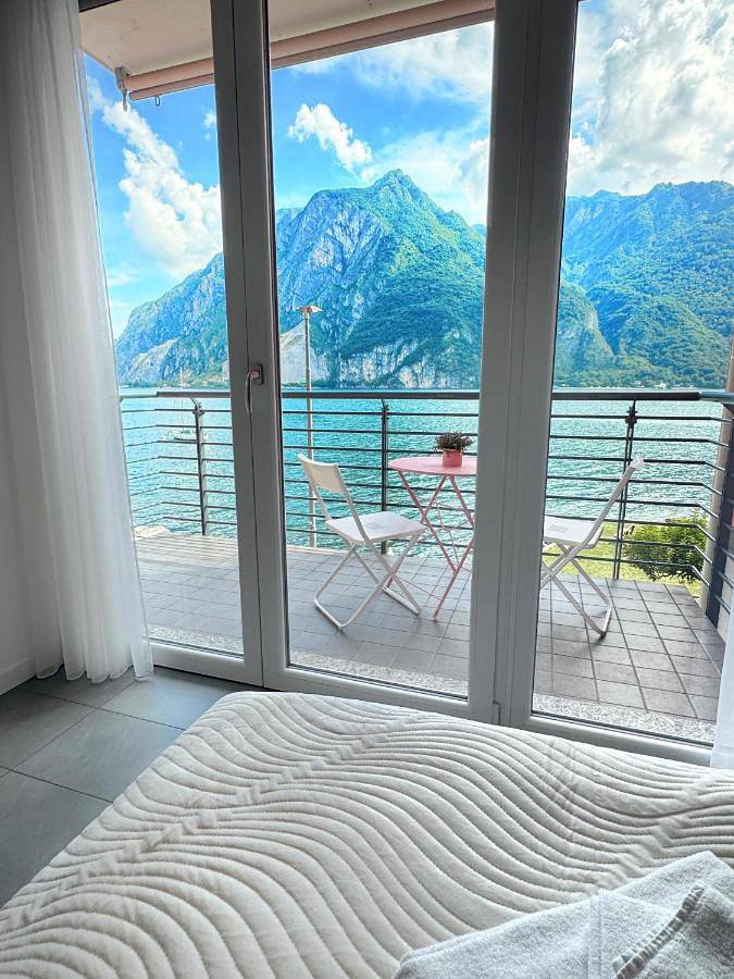 Ferienwohnung für 4 Personen, mit Ausblick und Seeblick sowie Garten
