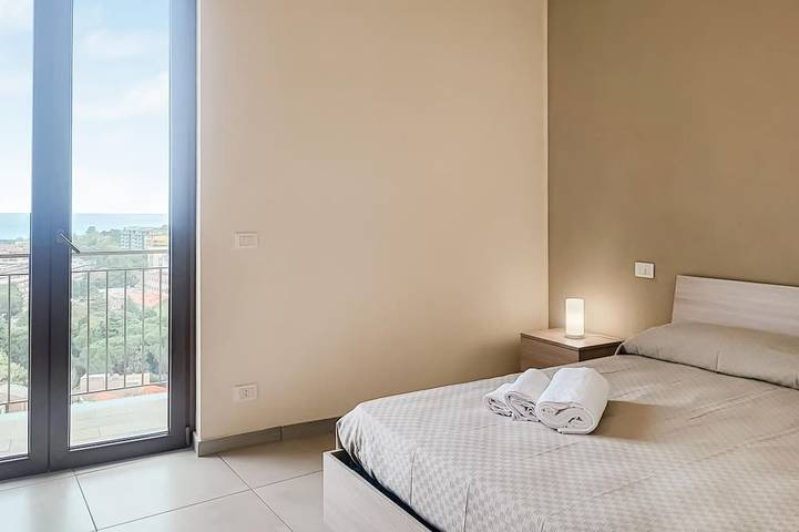 Appartamento intero, 1 bedroom stunning apartment in Patti in Patti, Provincia di Messina