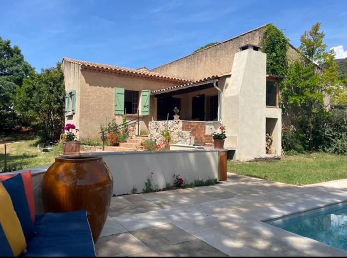Gîte pour 6 personnes, avec piscine, adapté aux familles