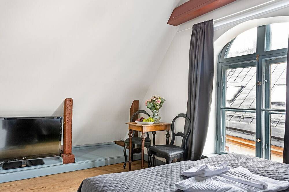 Ganze Wohnung, Historisk takvåning i gamla stan in Stockholm, Schwedische Ostsee