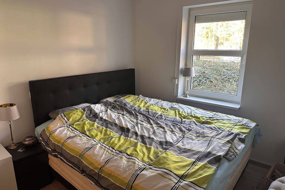Geheel appartement, Apartment near trade fair & Rhine in Porz (Köln), Keulen