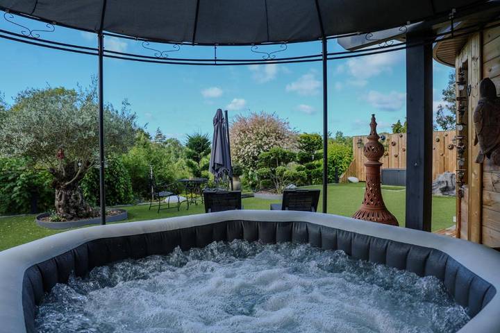 Gîte pour 4 personnes, avec jacuzzi ainsi que jardin et sauna dans Schirrhein