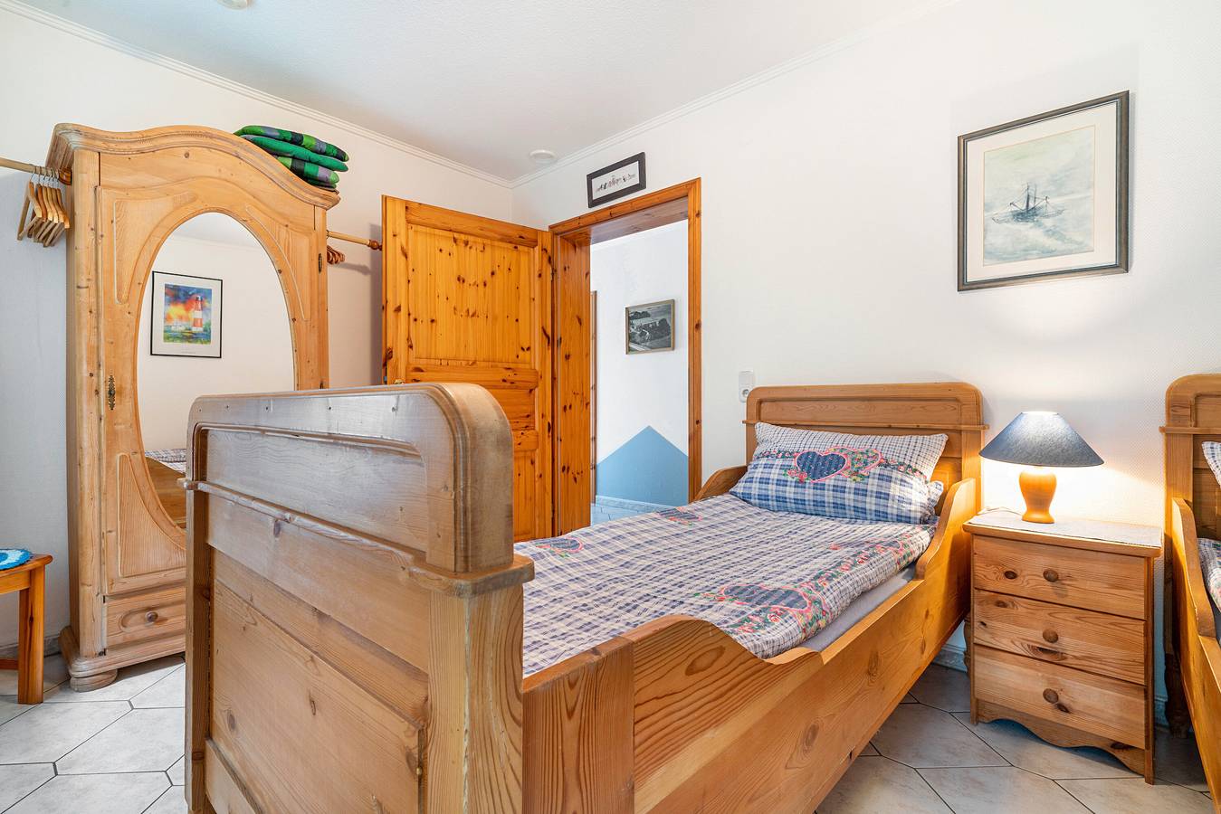 Ganze Wohnung, Apartment 'Ferienwohnung Süd-West' mit privatem Garten und Wlan in Pellworm, Nordfriesische Inseln