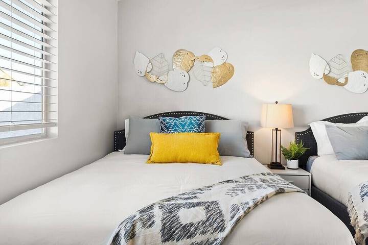 Vacation rental for 10 people, with yard, with pets in North Las Vegas