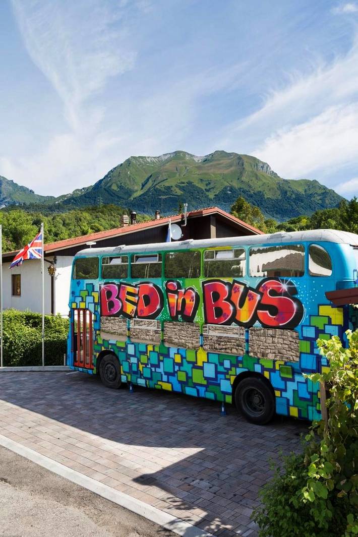 Ferienwohnung für 6 Personen, mit Whirlpool und Terrasse sowie Garten und Pool