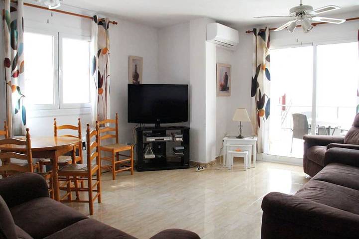 Apartamento de vacaciones para 6 personas, con balcón y piscina - 1