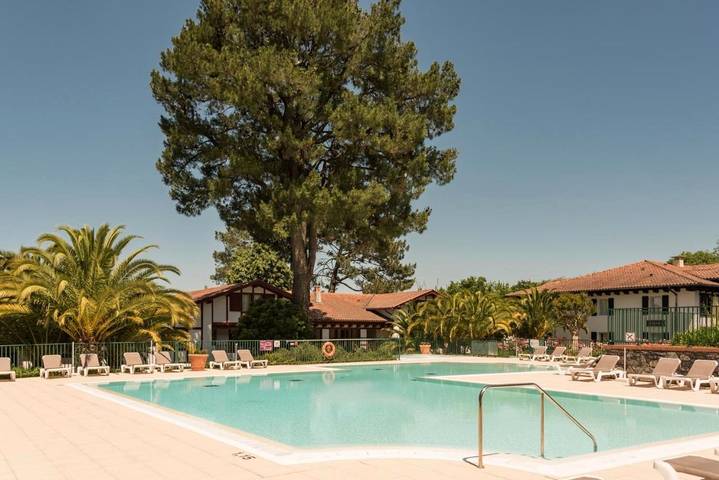 Parc de vacances pour 3 personnes, avec piscine et jardin, adapté aux familles dans le Sud de la France - 2