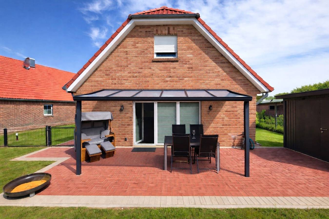 Nagelneues 85qm Ferienhaus mit Hundeerlaubnis direkt am Wasser bei Greetsiel! in Eilsum, Krummhörn