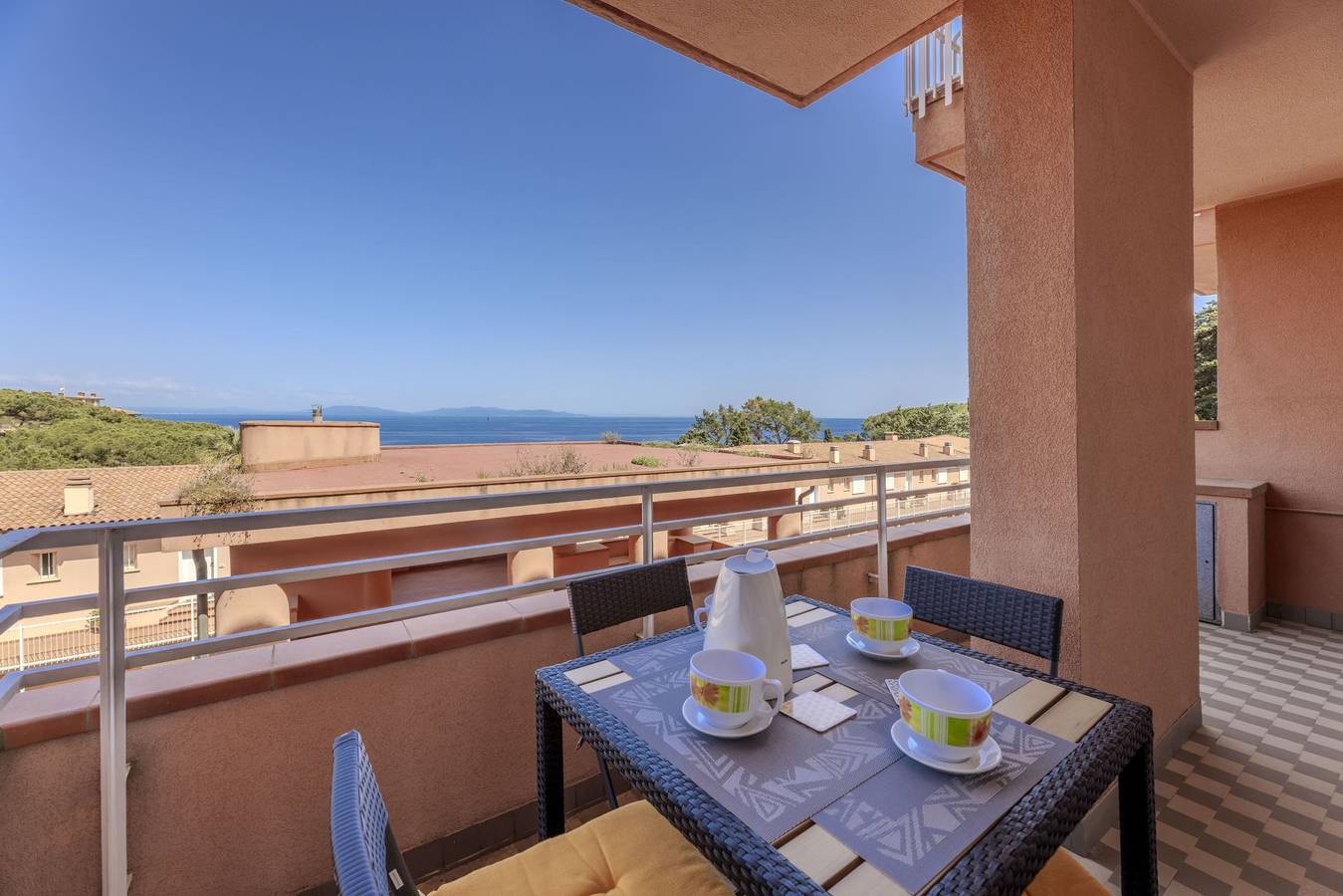Ganze Ferienwohnung, Ferienwohnung für 4 Personen mit Balkon in Capo d'Arco, Elba