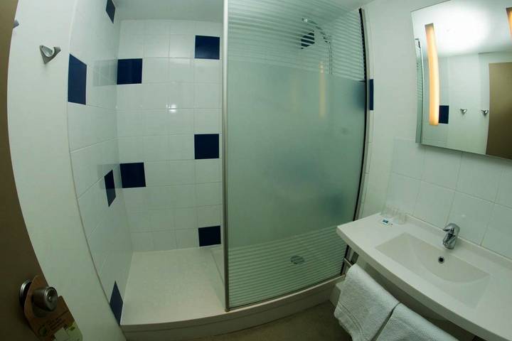 Hôtel pour 2 personnes, avec jardin à Champniers - 2