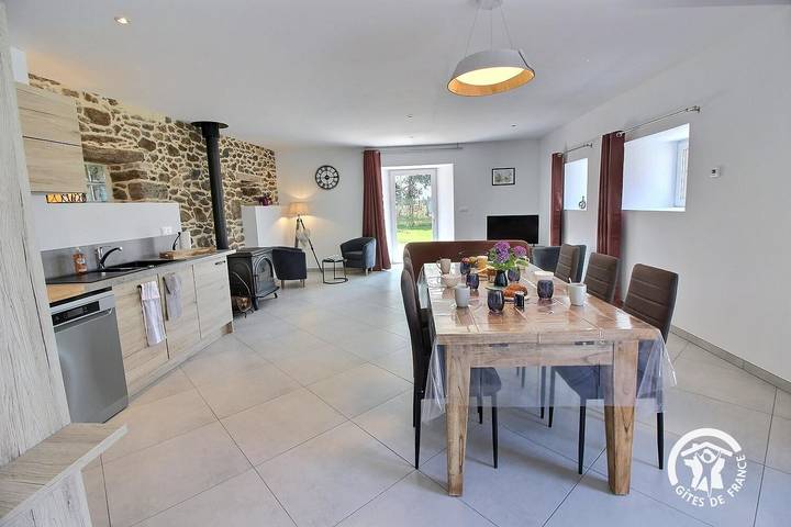 Gîte pour 6 personnes, avec jardin à Plancoët - 3