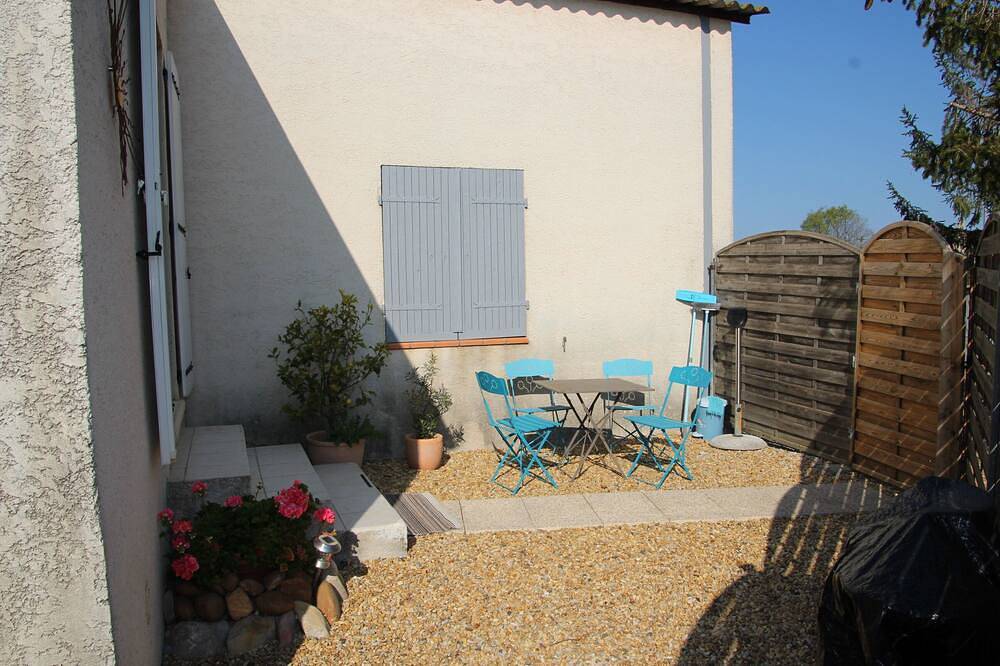 Ganze Wohnung, Studio 2 Personen in einem Dorf in Marsillargues, Côte d'Améthyste