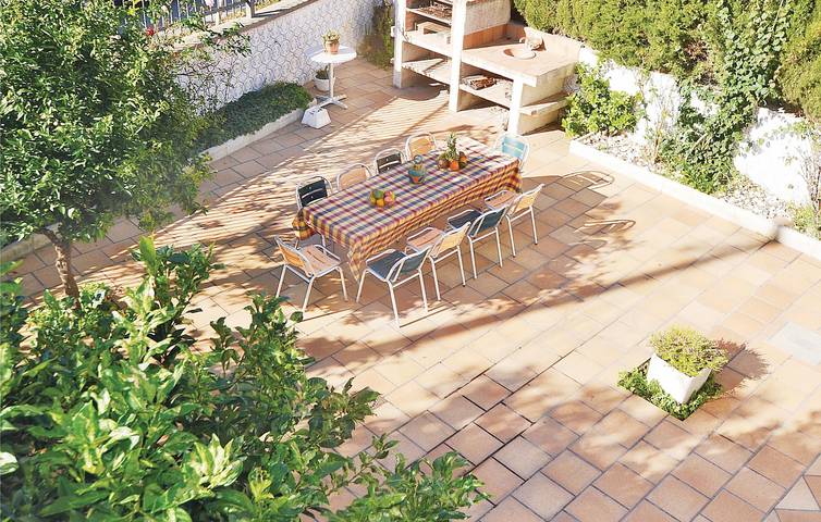 Ferienhaus für 14 Personen, mit Terrasse und Garten in Katalonien - 4