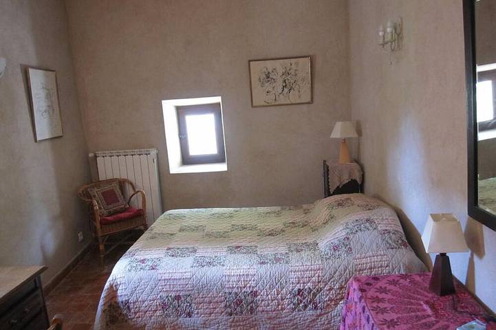 Gîte pour 8 personnes, avec jardin à Saint-Pantaléon - 4