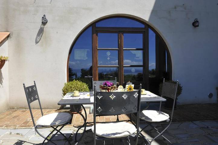 Casa de vacaciones para 8 personas, con vistas además de jardín y vistas al lago, Se admiten mascotas - 1