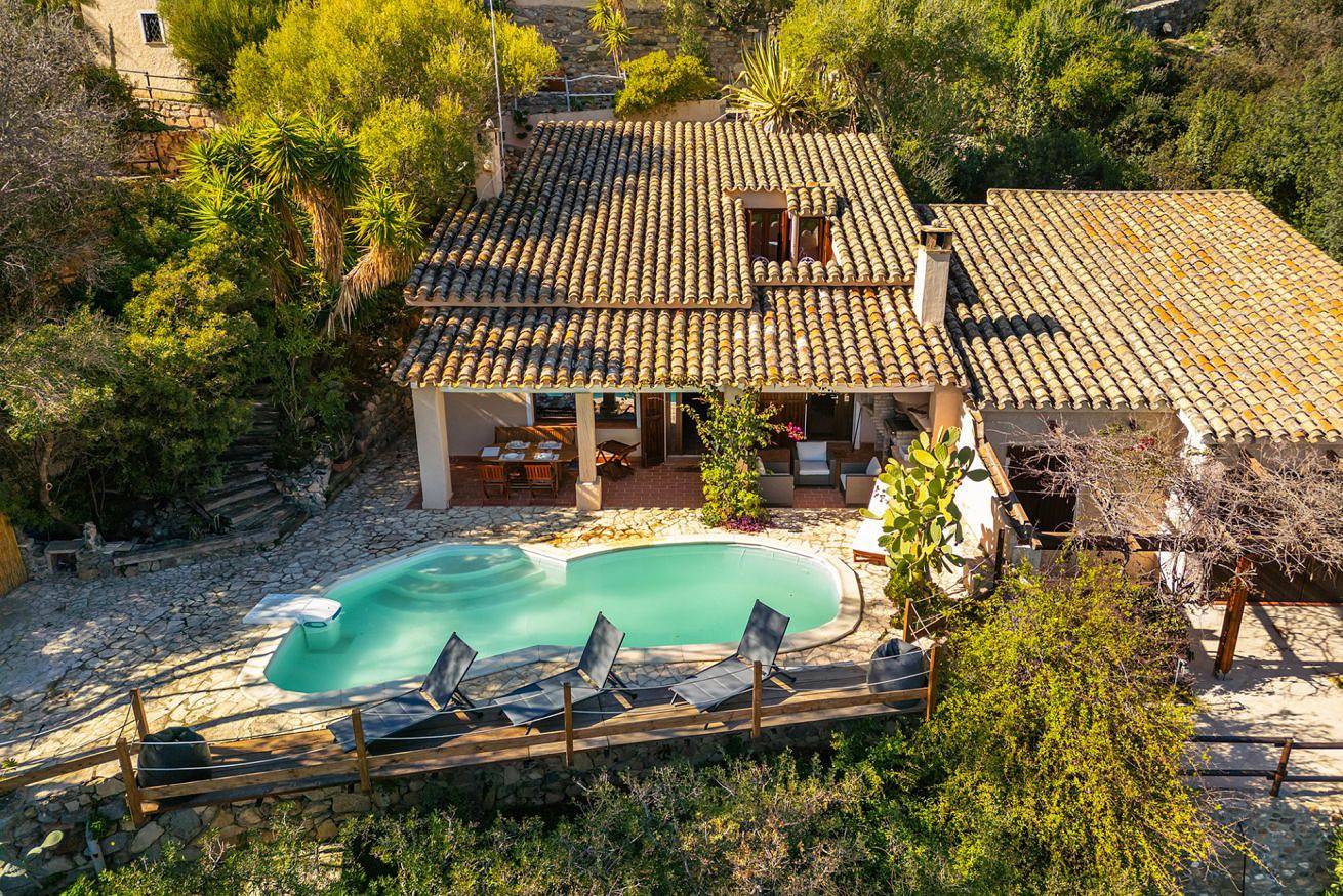 Villa La Perla in Torre delle Stelle, Cagliari Province