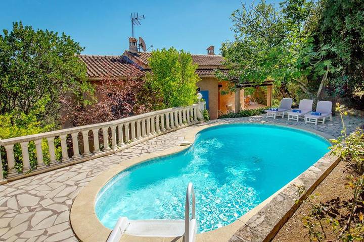 Villa for 6 people, with balcony/terrace and pool - 1