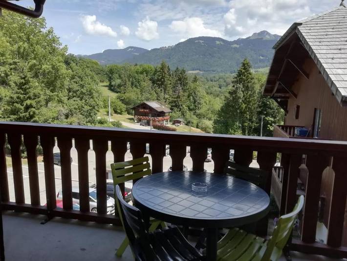 Gîte pour 4 personnes, avec balcon et vue à Onnion