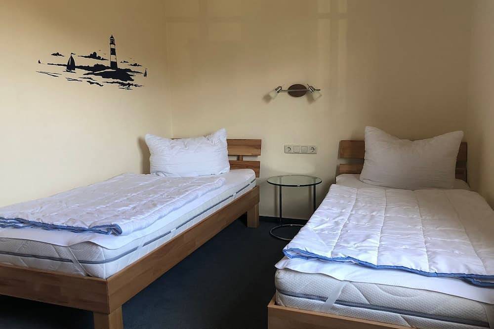 Reetdachhaus Weißdorn 1 - Ferienhaus Weißdorn 1 im Feriendorf Puddeminer Wiek in Puddemin, Poseritz