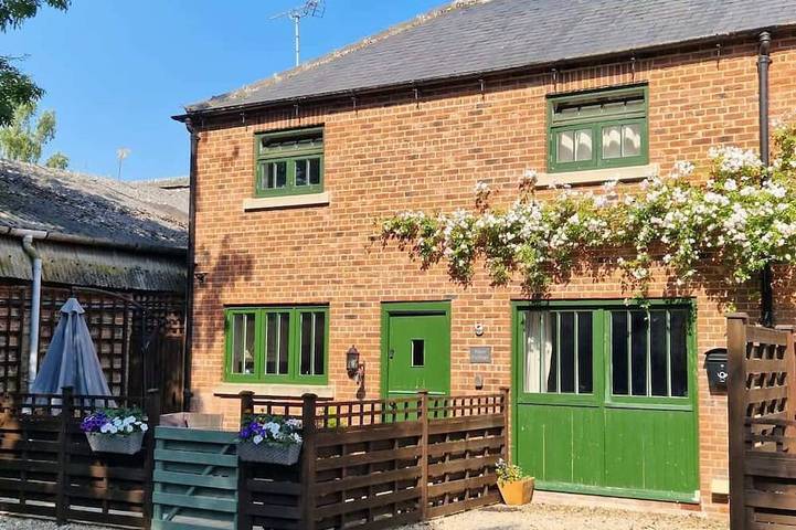Holiday home for 6 people, with garden and hot tub as well as balcony in North Yorkshire