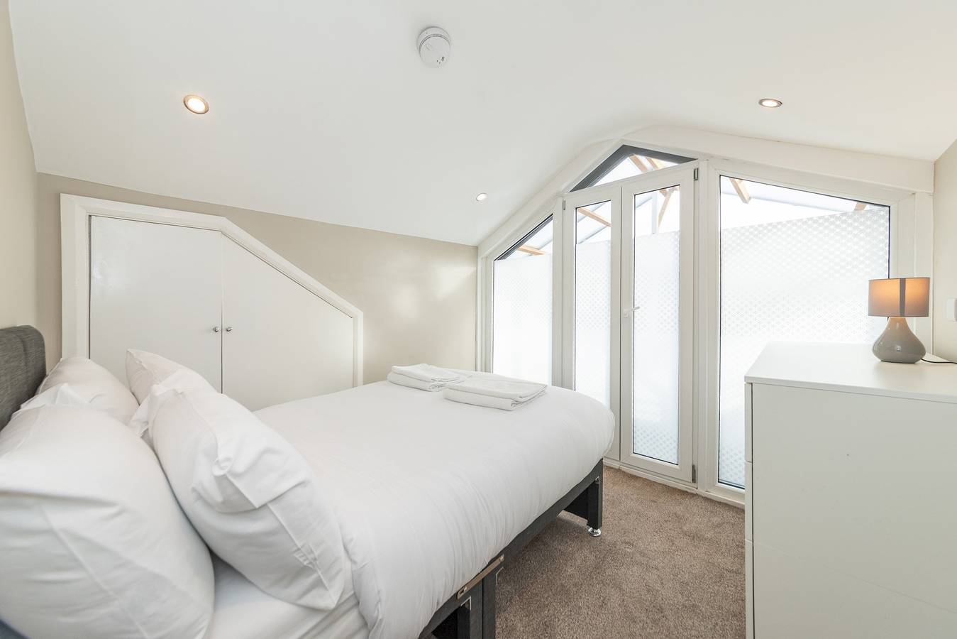 Apartamento entero, Duplex Apartment - Modern & Convenient - Pass the Keys in Reading, Berkshire