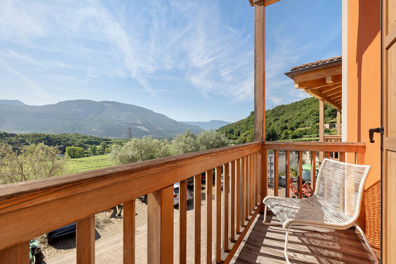 Zimmer 'Maso Fiorini Standard 1' mit Bergblick, Wlan und Klimaanlage in Isera, Gardasee-Berge