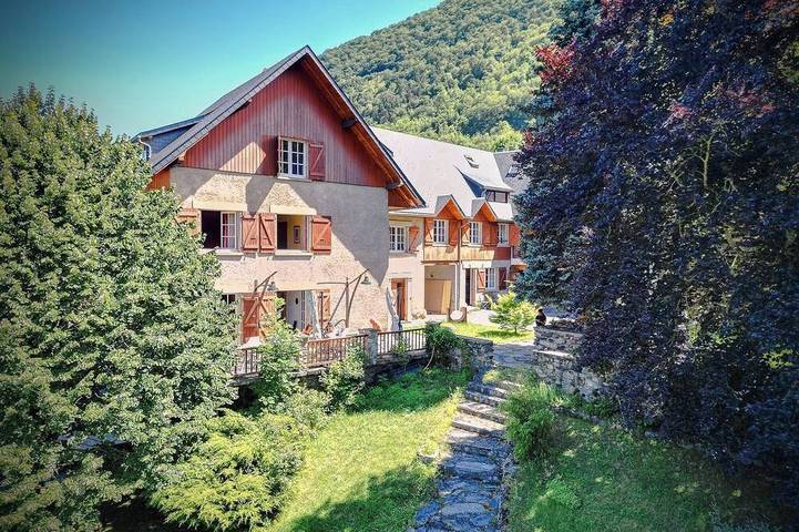 Gîte pour 15 personnes, animaux acceptés à Guchan