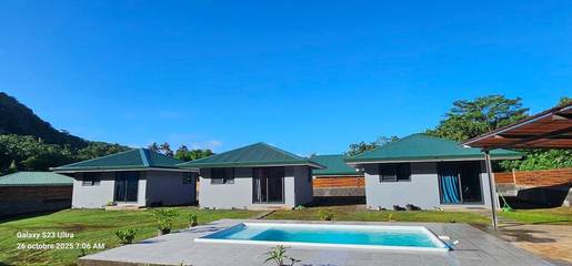 Lodge pour 3 personnes, avec piscine ainsi que vue et jardin dans Polynésie française