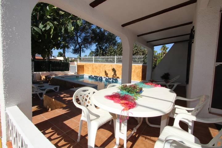 Chalet para 4 personas, con vistas y terraza, Se admiten mascotas en Provincia de Tarragona - 2