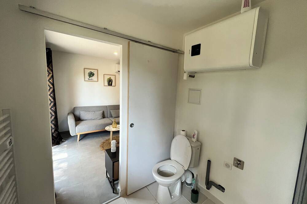 Appartement entier, Appartement rez-de-chaussée de chaussée entièrement rénové in Mondragon, Vaucluse