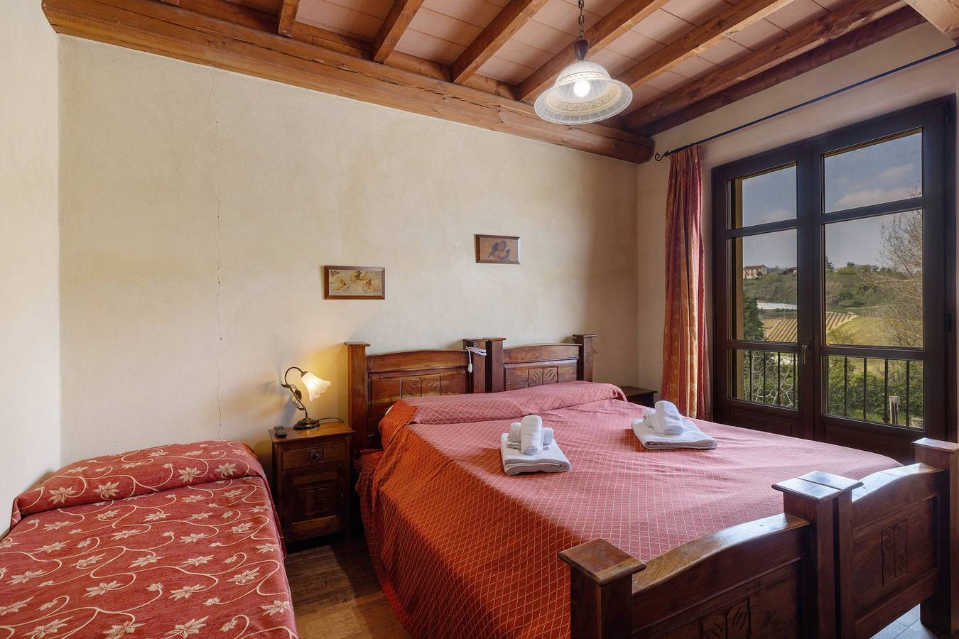 Room 'Del Falegname' with Mountain View, Shared Pool and Wi-Fi in Sommariva Perno, Langhe