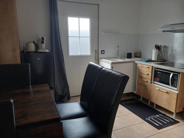 Gîte pour 2 personnes, avec terrasse dans Saint-Roman