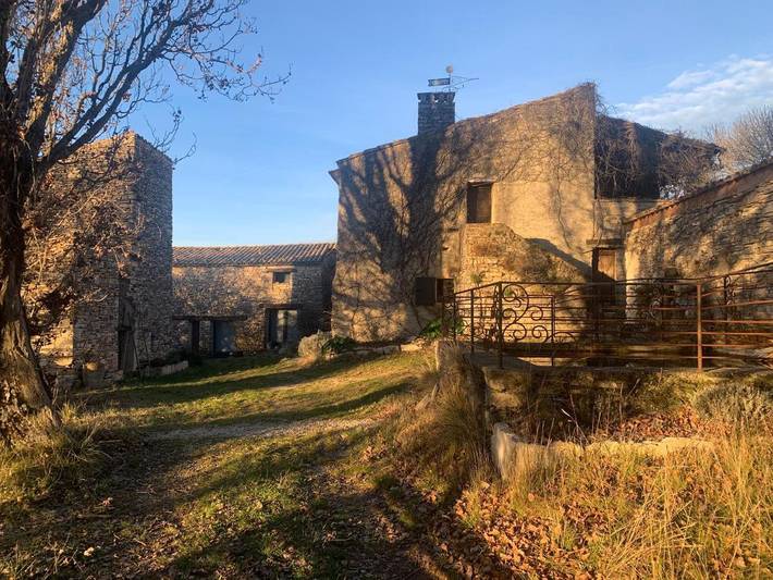 Location de vacances pour 10 personnes, avec piscine ainsi que vue et jardin, animaux acceptés à Revest-des-Brousses - 3