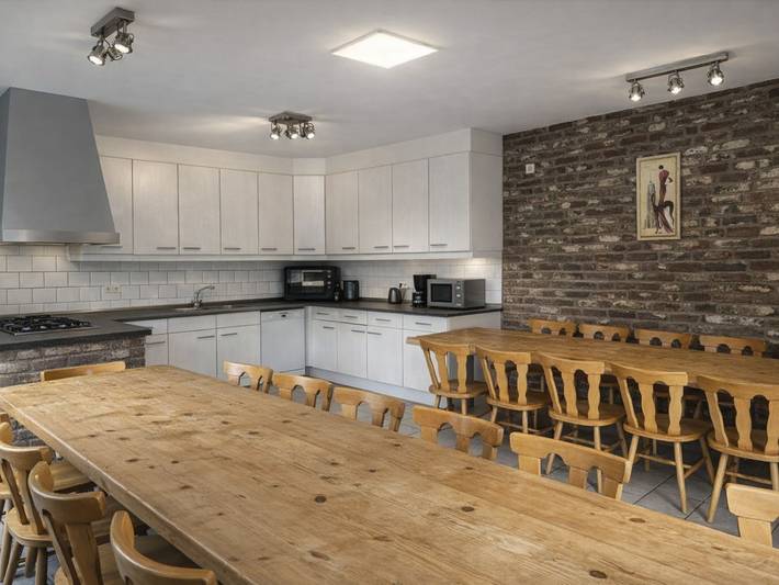 Bungalow voor 25 personen, met Terras en Tuin in Gulpen