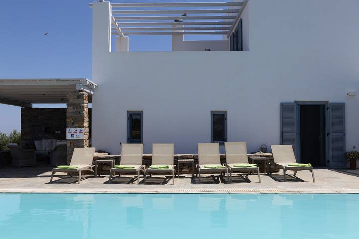 Location de vacances pour 10 personnes, avec terrasse et piscine dans Kea - 2