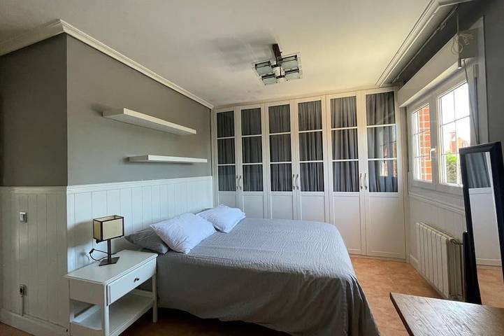 Englisches Chalet in Santander mit privatem beheiztem Pool in Camargo, Kantabrische Küste