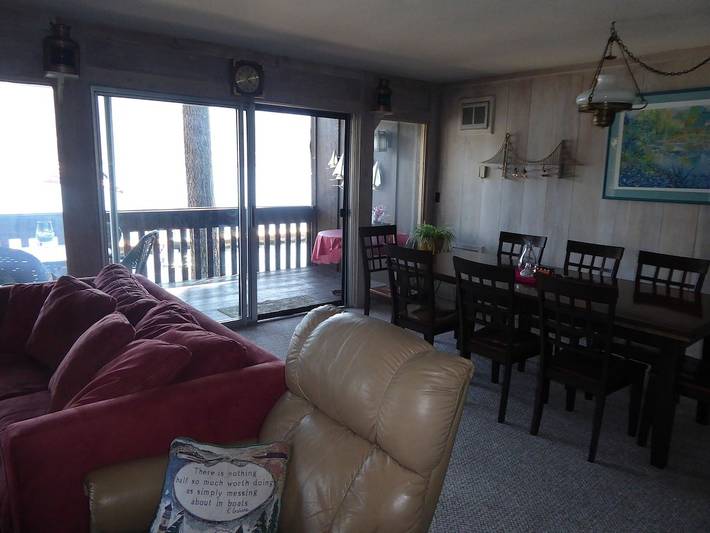 Vacation rental for 8 people, with balcony and yard in Donner Lake