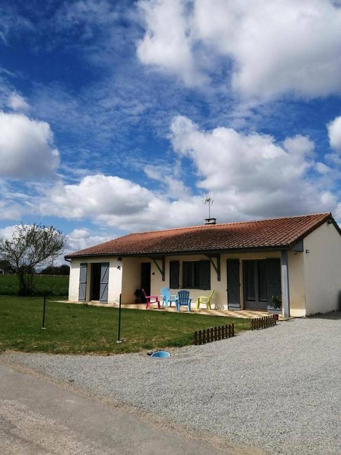 Location de vacances pour 8 personnes, avec jardin, animaux acceptés à Usson-du-Poitou - 2